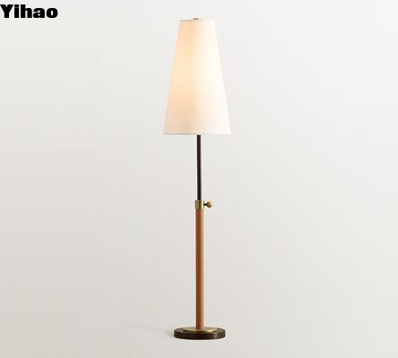 comprare Lampada da tavolo di design moderno con finitura in ottone e ombra bianca di lino per ambienti interni fabbricazione online