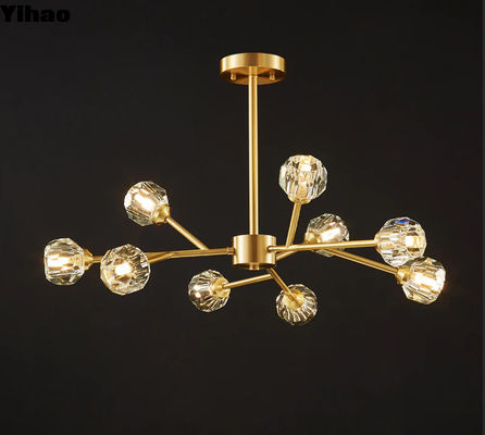 Elegante lampadario in cristallo in ottone per spazi interni di 80 cm x 45 cm