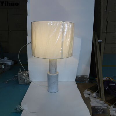 Moderna lampada da scrivania a LED a corpo di rame con cura degli occhi luce bianca calda per soggiorno e camera da letto