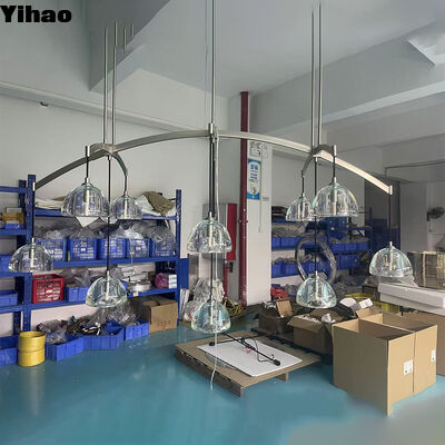 Yihao Factory Direct Brass Body Crystal Shade Chandelier con LED bianco caldo 3500K per hotel di lusso e illuminazione domestica