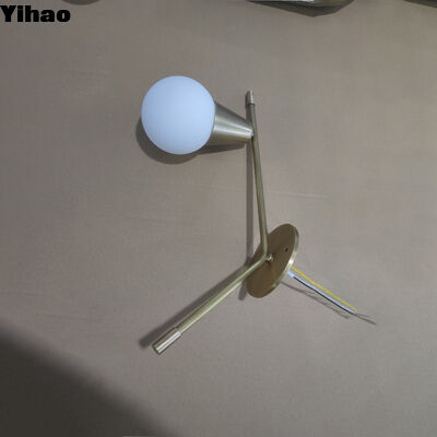 Lampada da parete in rame in stile industriale con luce bianca calda 2700K per salotti moderni