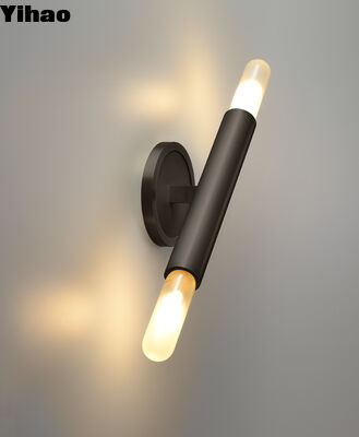 Yihao Classic Brass Wall Sconce con luce bianca calda 2700K e design moderno per il soggiorno