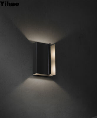 Yihao Modern Brass Wall Lamp con 2700K Warm White Dimmable Light per uso interno ed esterno