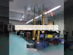 Lampada a sospensione industriale con struttura in ottone e paralume in cristallo, attacco E12